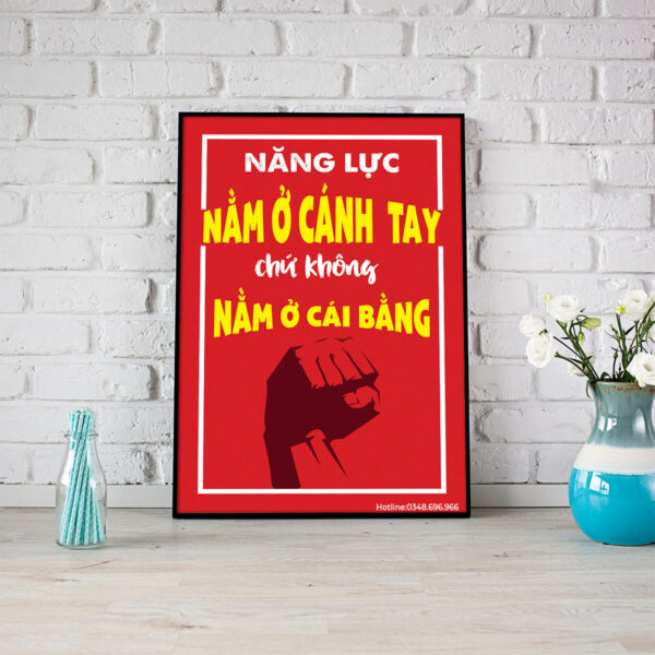 Tranh văn phòng: Năng lực nằm ở cánh tay chứ không nằm ở cái bằng